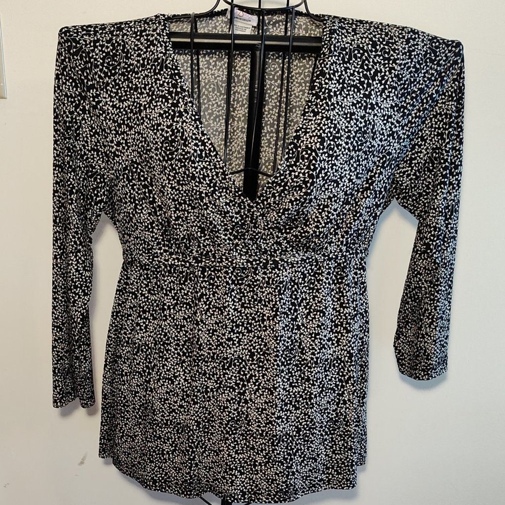 Oh Baby by Motherhood black & white floral blouse, excellent condition, size L